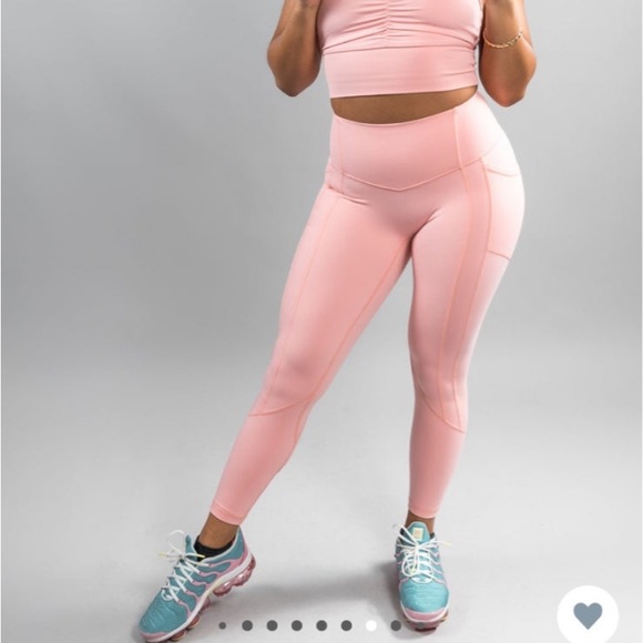 Til You Collapse effortless heart booty leggings size medium - Picture 4 of 5